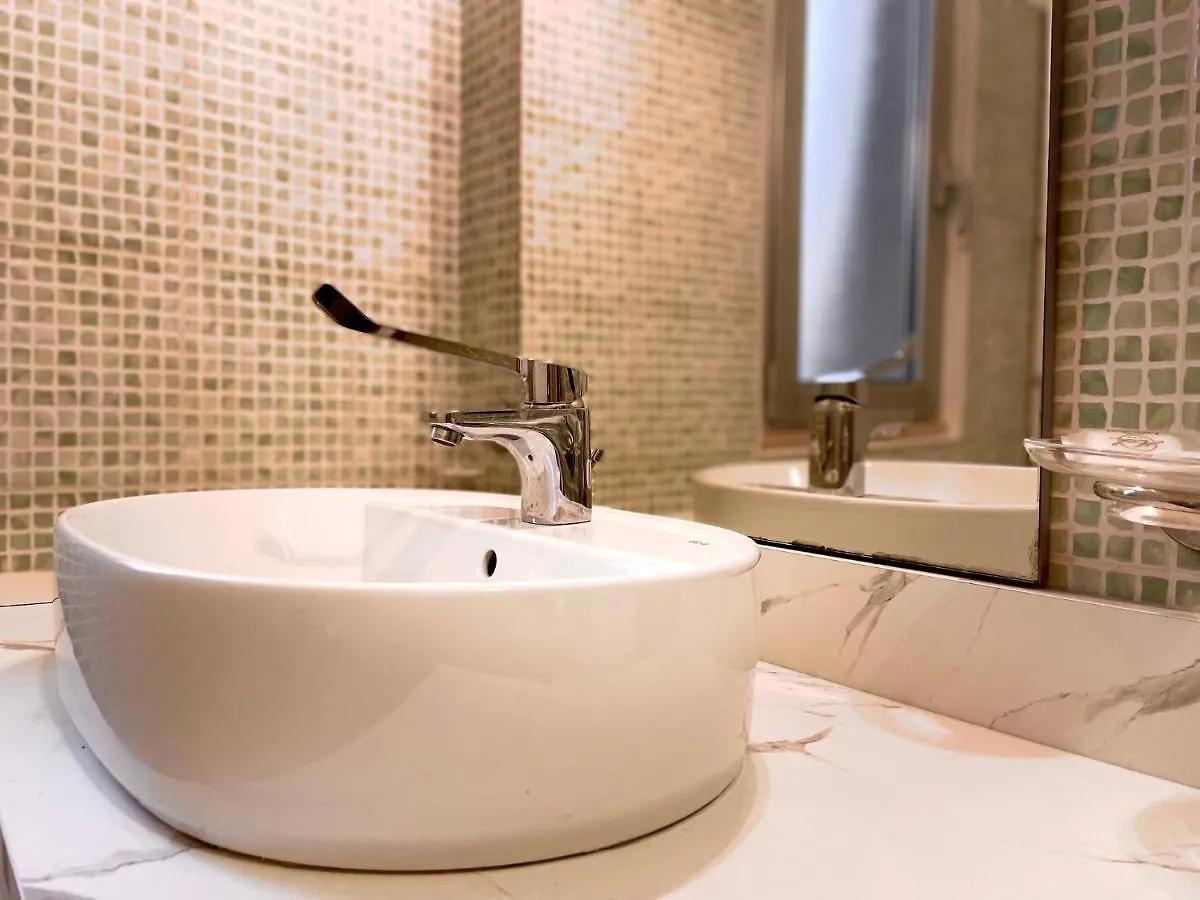 Hotel Leonardo Brescia 3*,  Italy