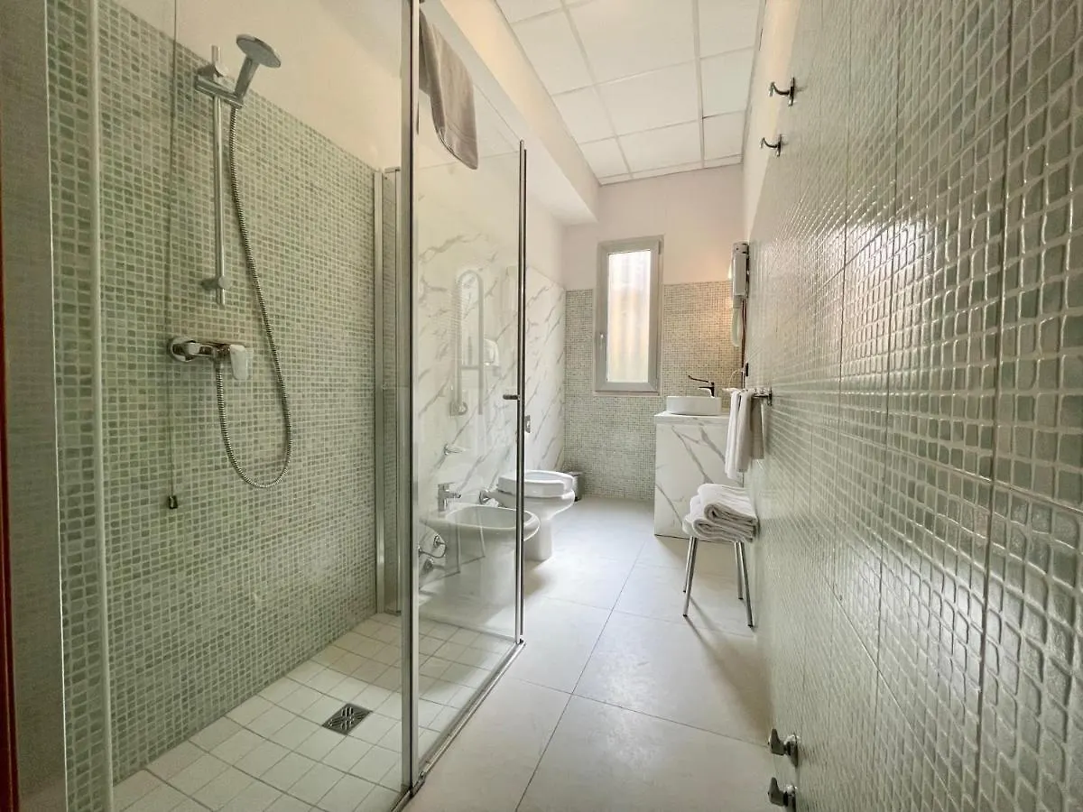 Hotel Leonardo Brescia 3*,