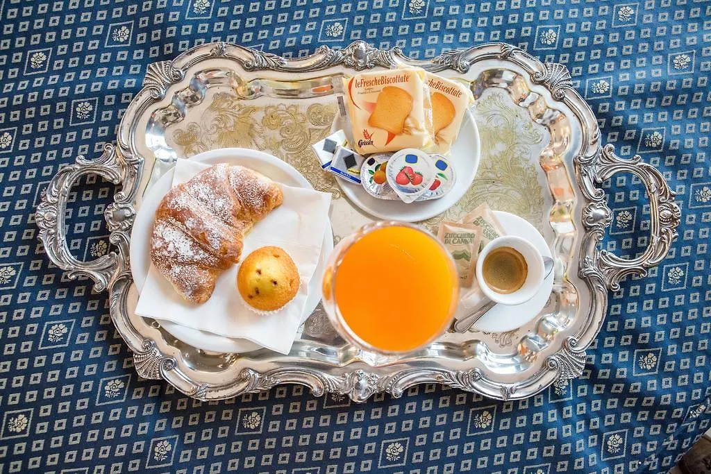 Hotel Leonardo Brescia 3*,  Italy